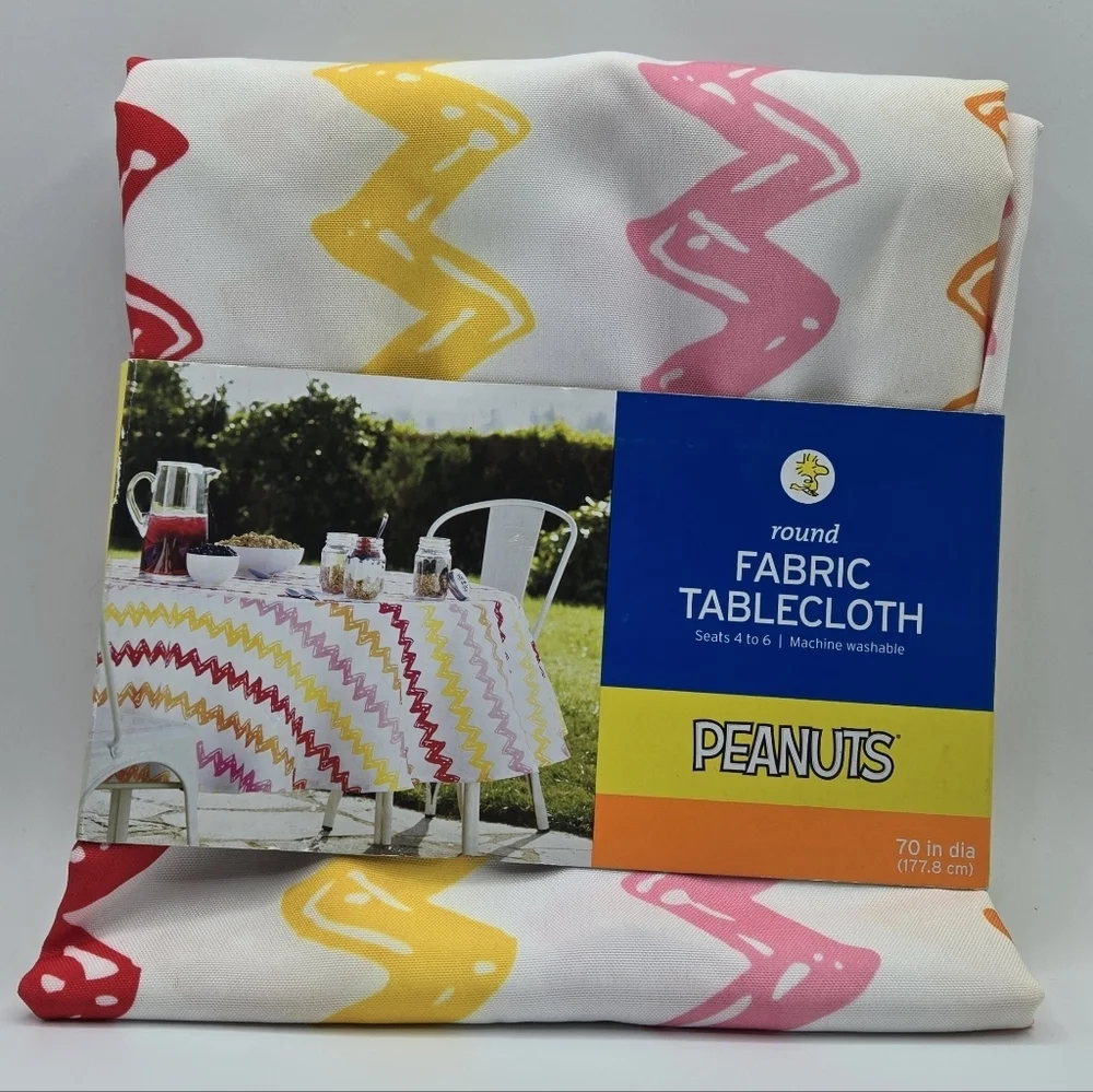 Peanuts Zigzag Pattern Round Fabric Tablecloth